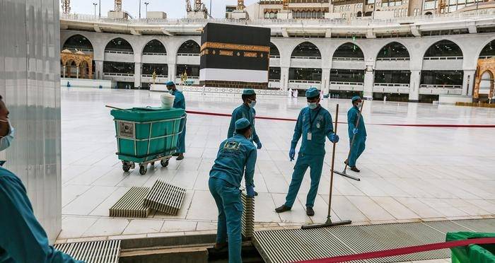 فيديو لسيارة تقتحم الحرم المكي تحدث ضجة.. وهذه التفاصيل