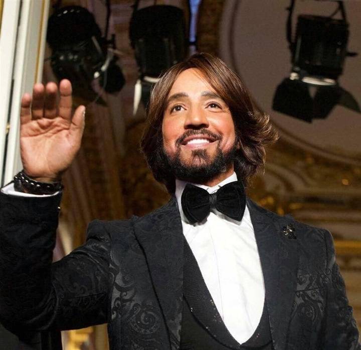 بالفيديو – هاني البحيري عن أزياء الجونة: 