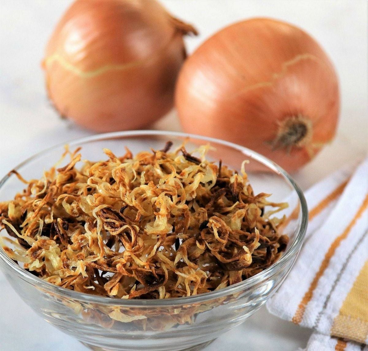 بـ5 خطوات سهلة يمكنك قلي البصل من دون أن يشرب الزيت