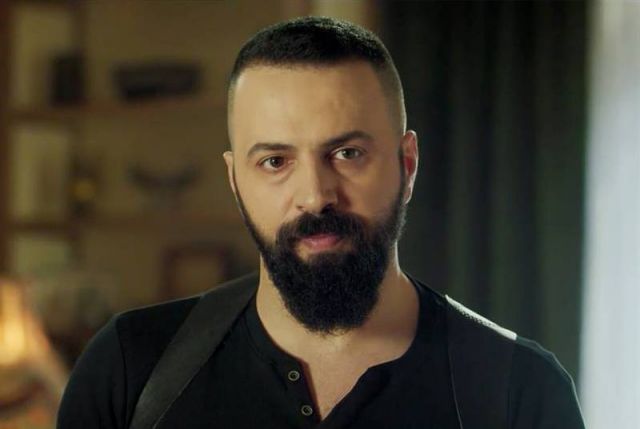 بالفيديو - شابة إيطالية تقوم بتركيب مقاطع لها مع تيم حسن: 