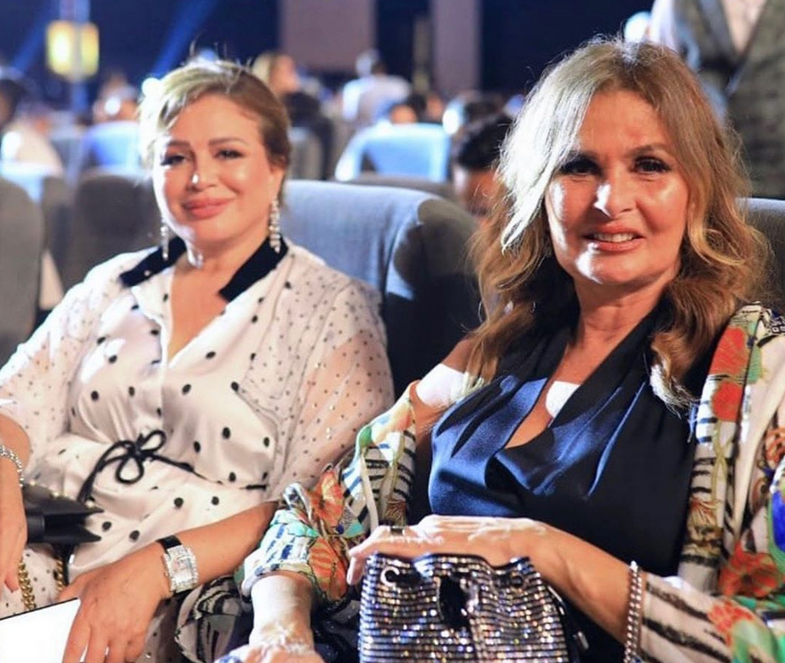 بالصور – الكاب بكل أشكاله أحد عناوين الأناقة على سجادة مهرجان الجونة