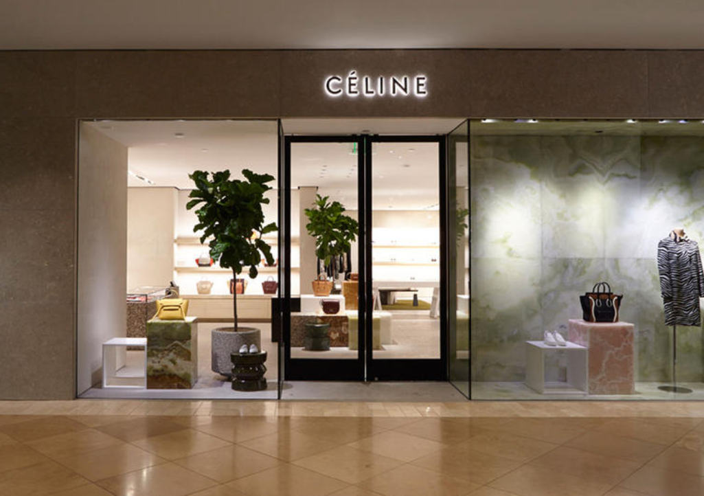 بالفيديو - خارج قافلة أسابيع الموضة... Celine تكشف أسرار مجموعة ربيع وصيف 2021