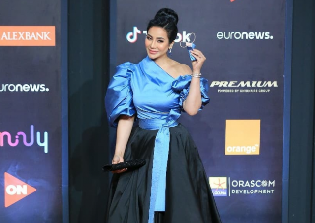 بالفيديو – للمرة الأولى لجين عمران تُحدث هذا التغيير في شكلها والجمهور يعلّق: 