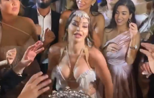 بالفيديو - جوهرة تثير الجدل ببدلة رقص جريئة جداً