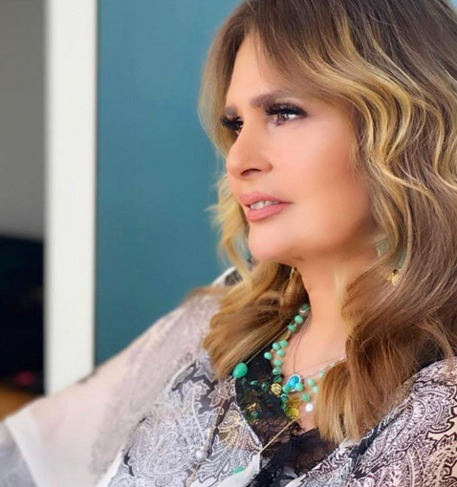 يسرا تكشف سبب رفض زوجها الظهور الإعلامي