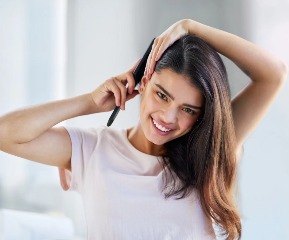 باختبار منزلي تكتشفين إذا كان شعرك يتمتع بصحة جيدة