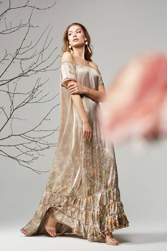 المصمّمة كارلوتا تشكتشي: علامتنا تحمل اسم زهرة الكالا رمز النقاء والعاطفة