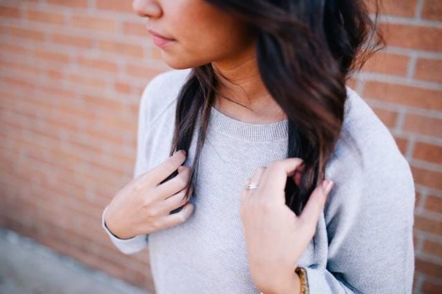 بالصورة – مغنية عالمية تفاجئ معجبيها بالظهور برأس حليق تماماً وهكذا بدت