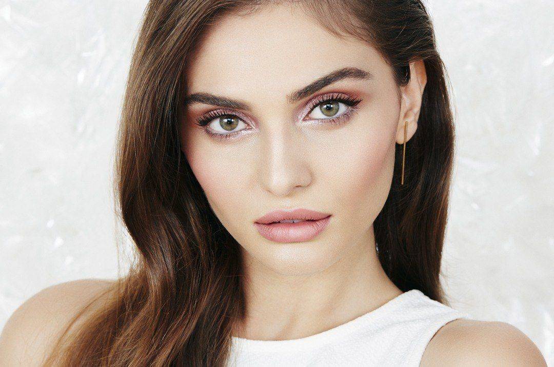 10 نصائح لمكياج نهاري جذاب ويدوم طويلاً