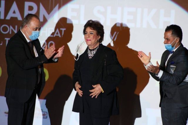 تكريم حنان مطاوع وبيومي فؤاد 1