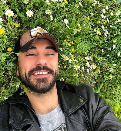 هذه الفنانة حبيبة الوسيم جوكهان... تعرّفوا إليها