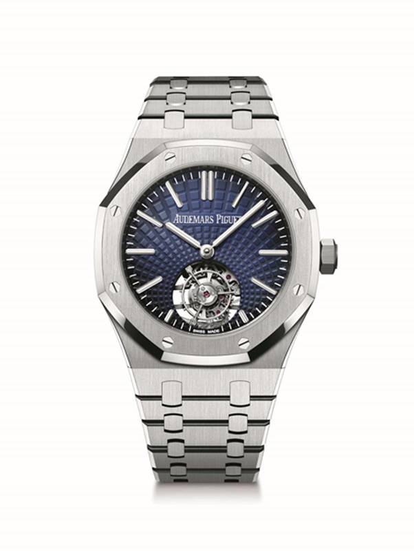 أوديمار بيغه تكشف عن ساعة رويال أوك الأوتوماتيكية الأولى التي تحتوي على ميكانيكية 