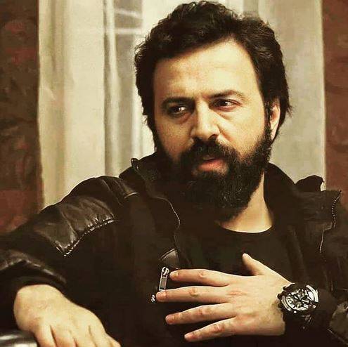 بالفيديو - شبيه تيم حسن حديث السوشيال ميديا.. نسخة عنه