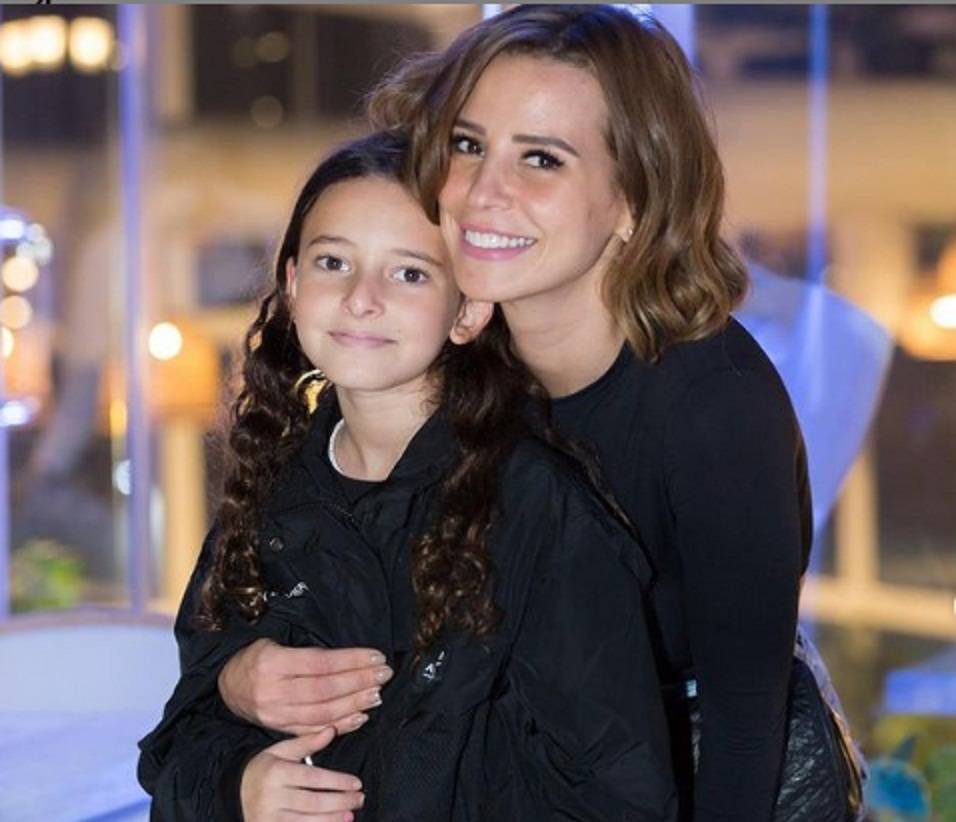 بالفيديو - إيمان العاصي تفشل مع ابنتها في تحدّي كريم فهمي