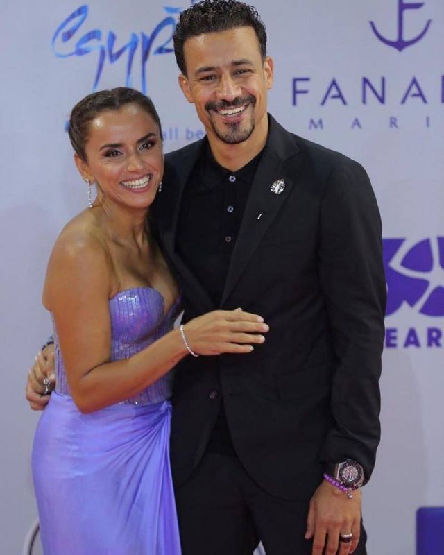 بعد شائعة إصابته وزوجته بكورونا.. أحمد داوود: لم نتأكد بعد