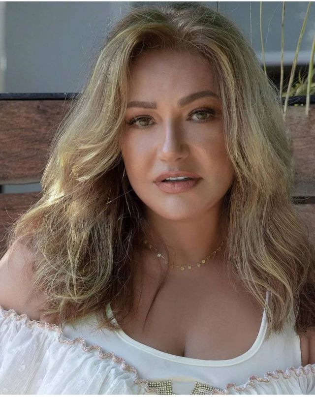 بالفيديو - ليلى علوي تحتفل بـ