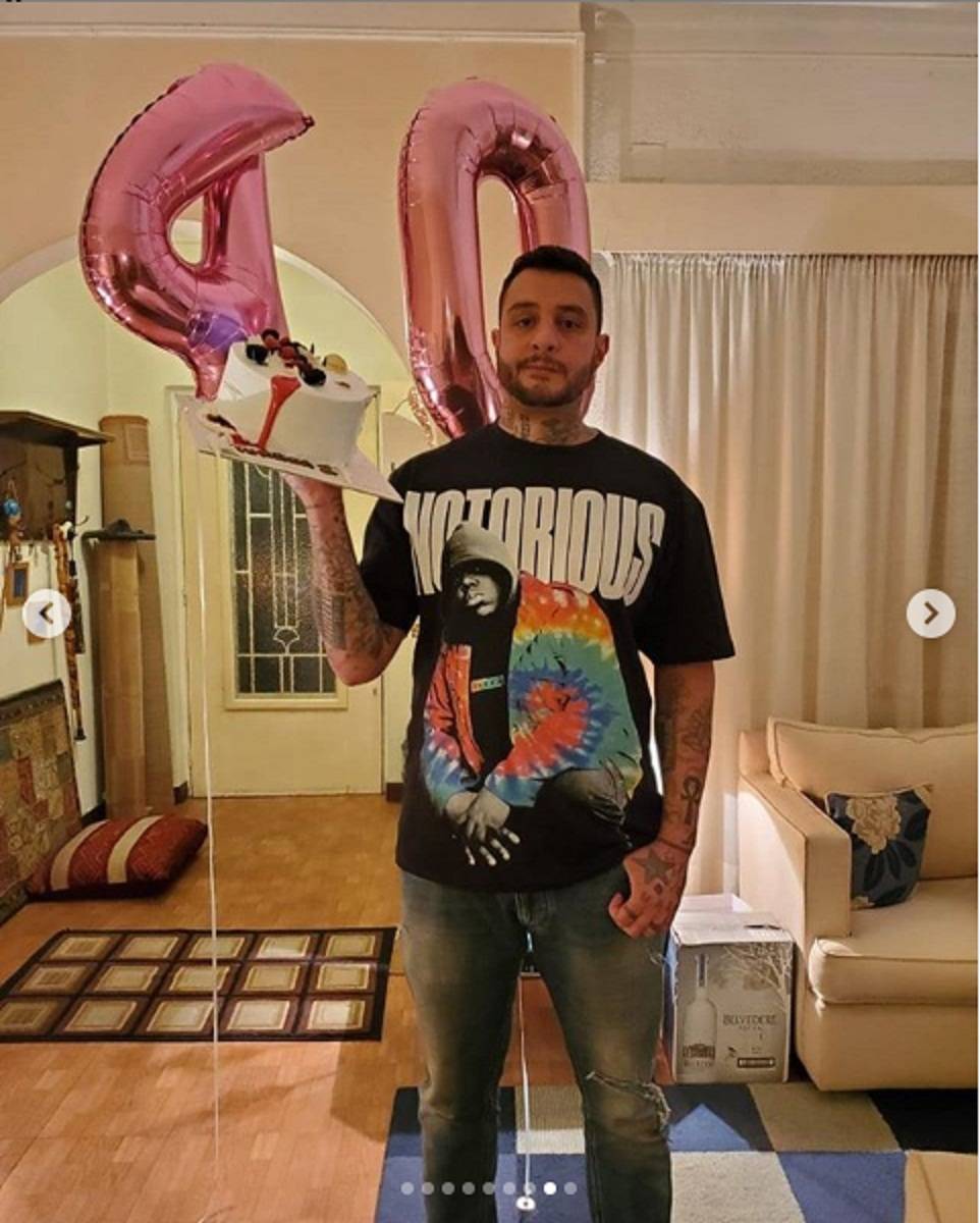 أحمد الفيشاوي يحتفل بعامه الأربعين بأغرب طريقة