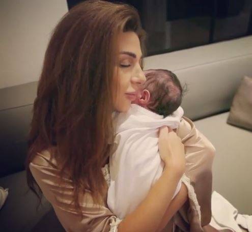 بالفيديو - ميريام فارس بمشاهد عفوية مع طفليها خلال الاحتفال بهذه المناسبة