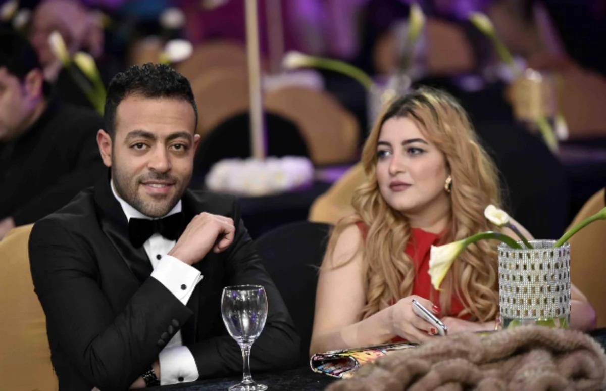 زوجة تامر عاشور  تصرّ على الطلاق: 