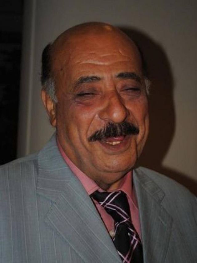 بالصور - غياب كامل للنجوم عن عزاء فايق عزب