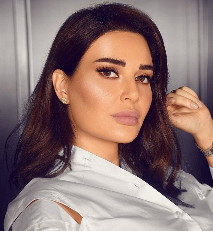 بالصورة – هل تعرفون أن هذه الممثلة الصاعدة هي ابنة شقيقة سيرين عبد النور؟ الشبه كبير