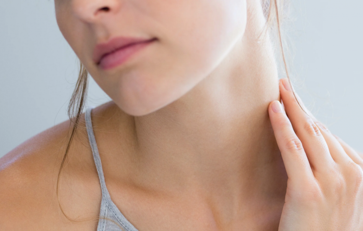 هذا ما يجب أن تنتبهي إليه لتحافظي على شباب عنقك