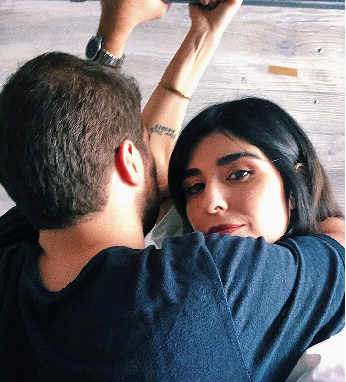 بالصور – بعد زواجها... والد زينة مكي يكشف حقيقة مرضها: ملّت الحبس في قفص بلاستيكي