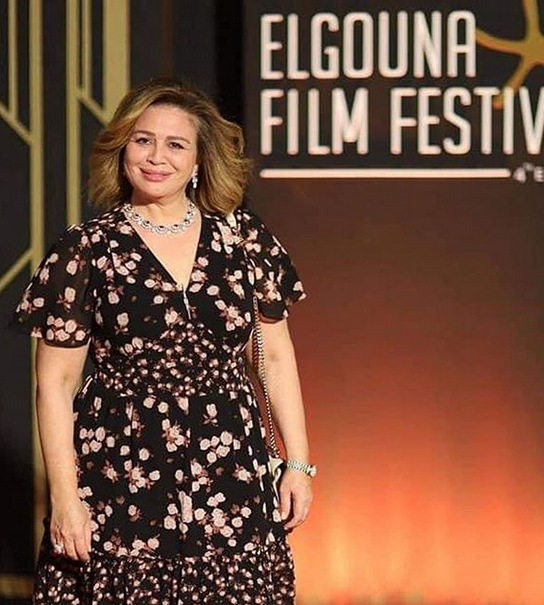 بالصورة -  مي العيدان تعرّض إلهام شاهين للسخرية والانتقاد القاسي لهذا السبب