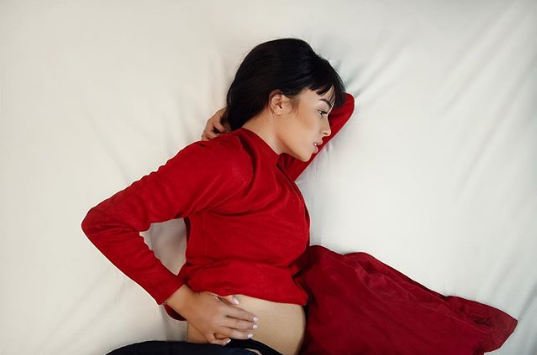 فنانة عربية: حامل في الشهر الرابع بلا زواج... أحببته وخدعني