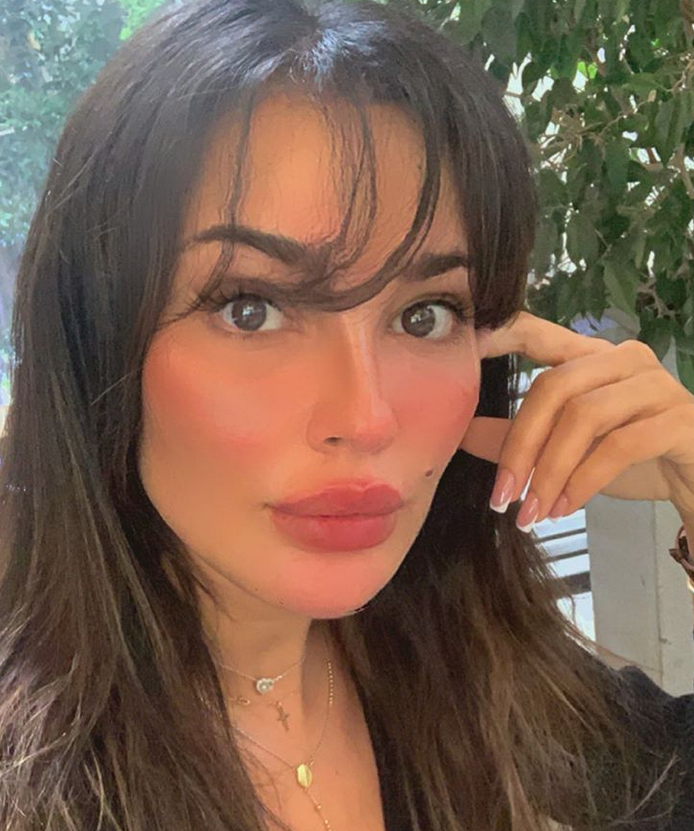 بالصورة – نادين نسيب نجيم تشغل الجمهور بخضوعها لفحص كورونا وهذه النتيجة