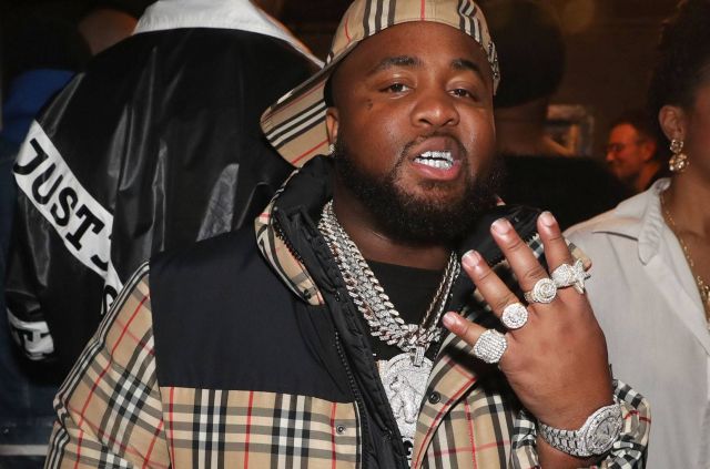 ملفين نوبل المعروف باسم مو 3 