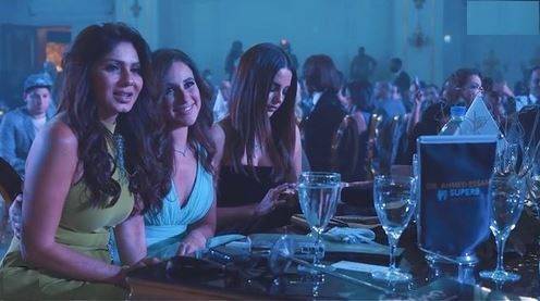 إطلالات ضعيفة وغير مبهرة للنجمات في مهرجان الفضائيات العربية... مَن الأجمل؟