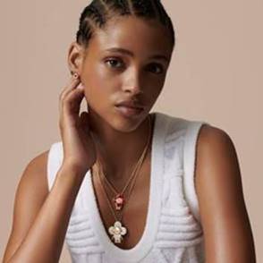 فيفيان تدخل عالم مجوهرات Louis Vuitton  الأيقونية