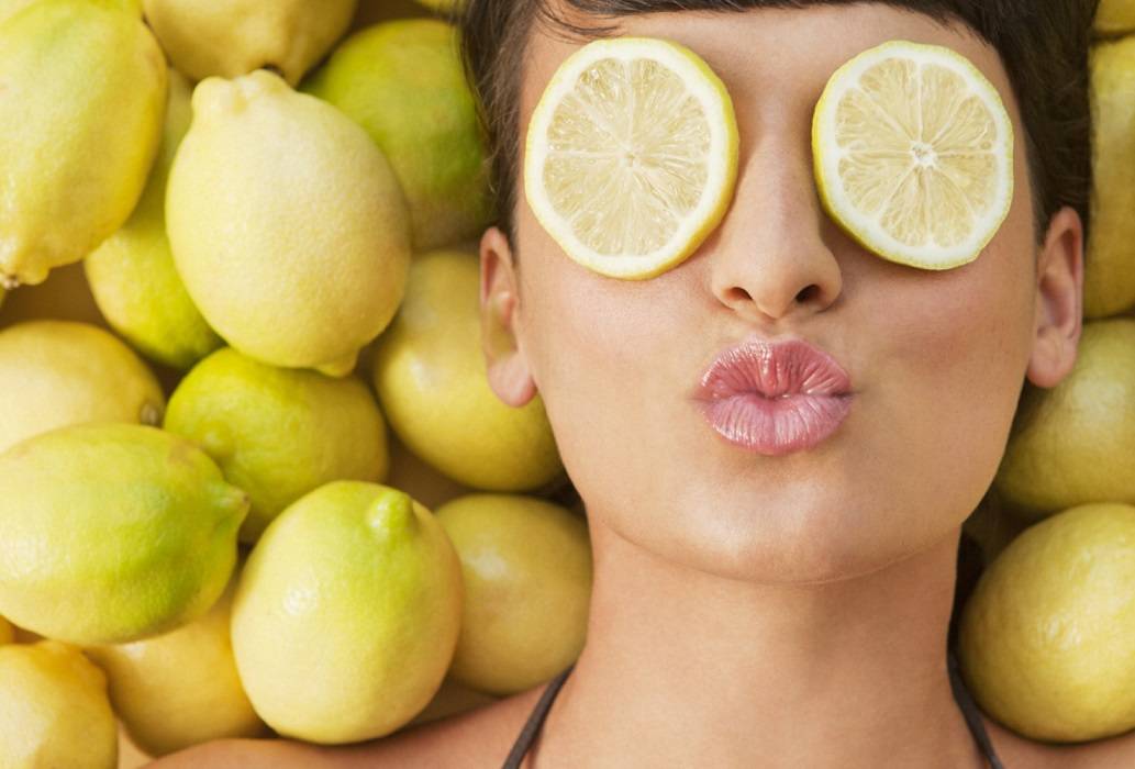هكذا تستخدمين قشر الليمون لإزالة الرؤوس السوداء