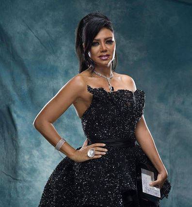 رانيا يوسف تنفي إصابتها بكورونا بفيديو من الكواليس