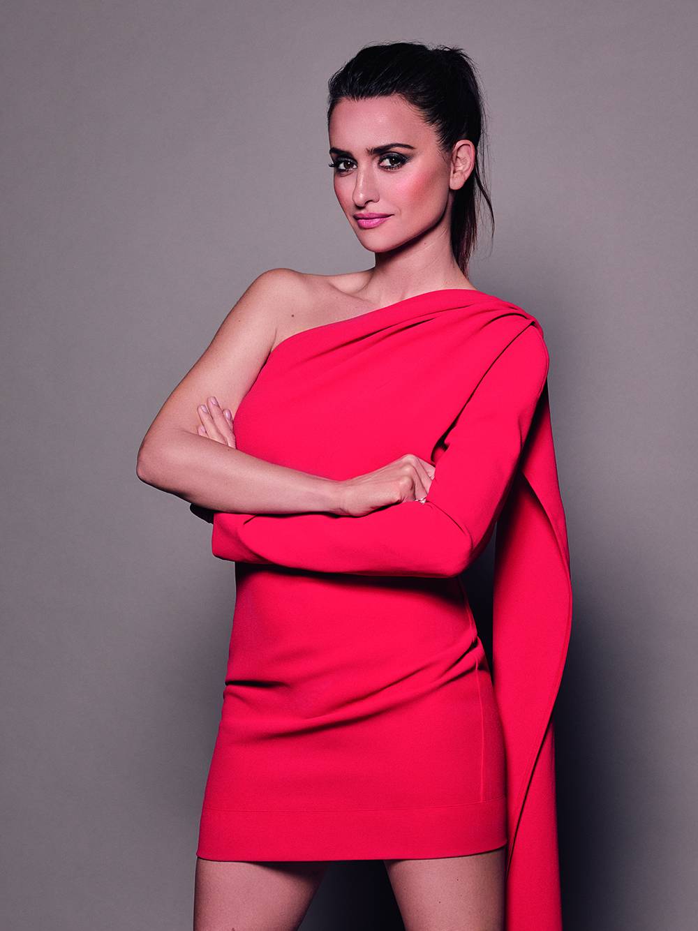 بينيلوبي كروز: أطالب بالمساواة في الأجور بين الجنسين ووقف العنف الجسدي ضد النساء