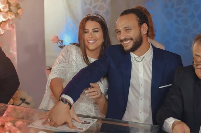 بالصورة - رسالة أحمد خالد صالح لزوجته في شهر العسل