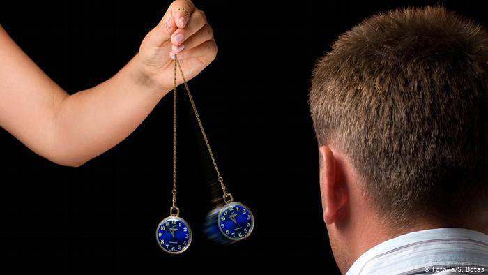 نجوم يتخلصون من مشاكلهم بالتنويم المغناطيسي!