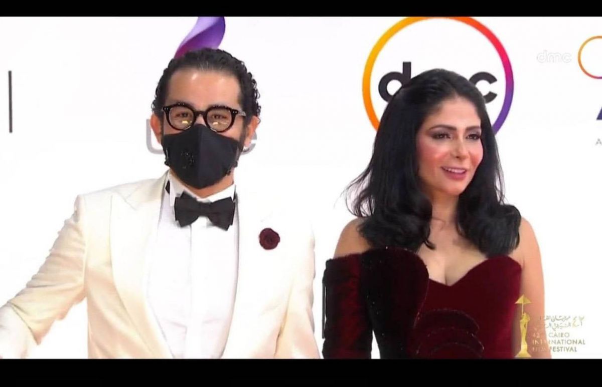 بالصور - إبنة أحمد حلمي ومنى زكي تخطف الأنظار بجمالها في مهرجان القاهرة