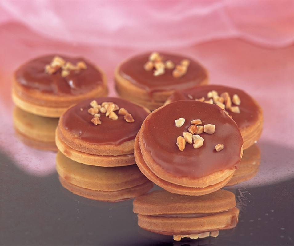 بسكويت القهوة والجوز