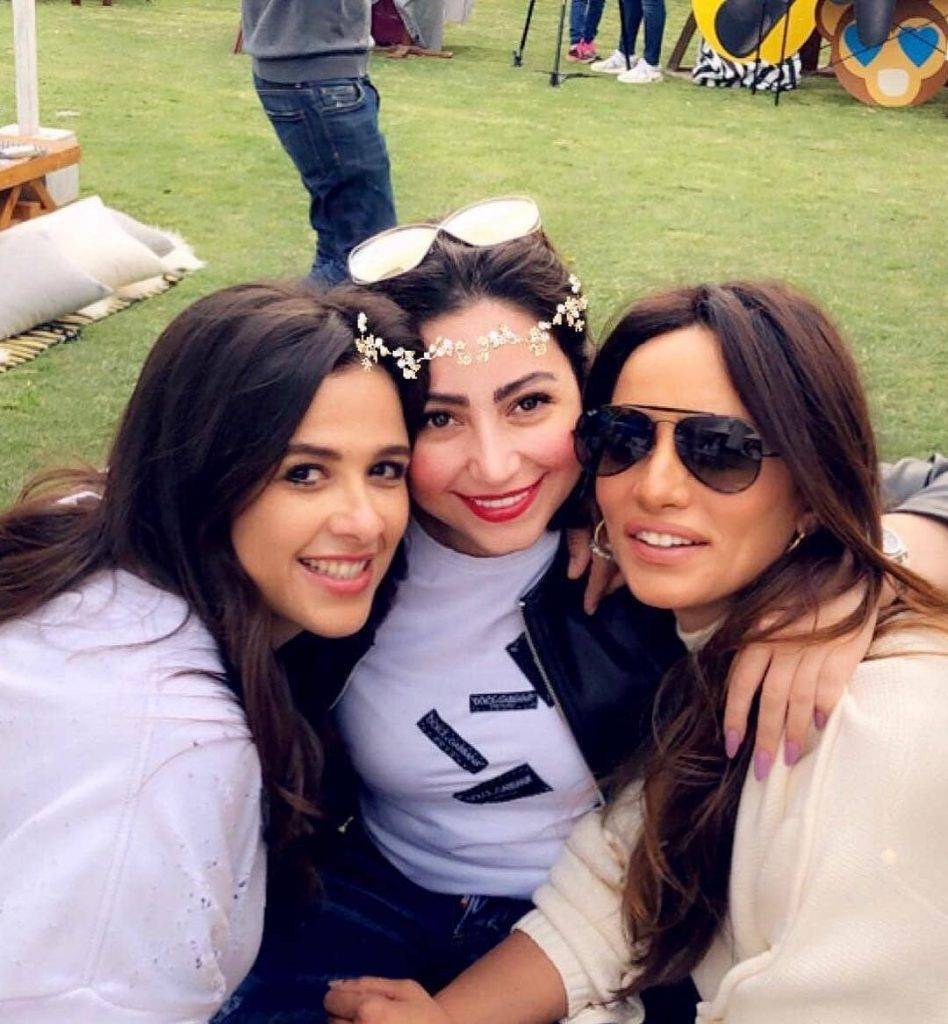 بالفيديو - رقصة هستيرية لياسمين وزينة وبوسي تشعل مواقع التواصل