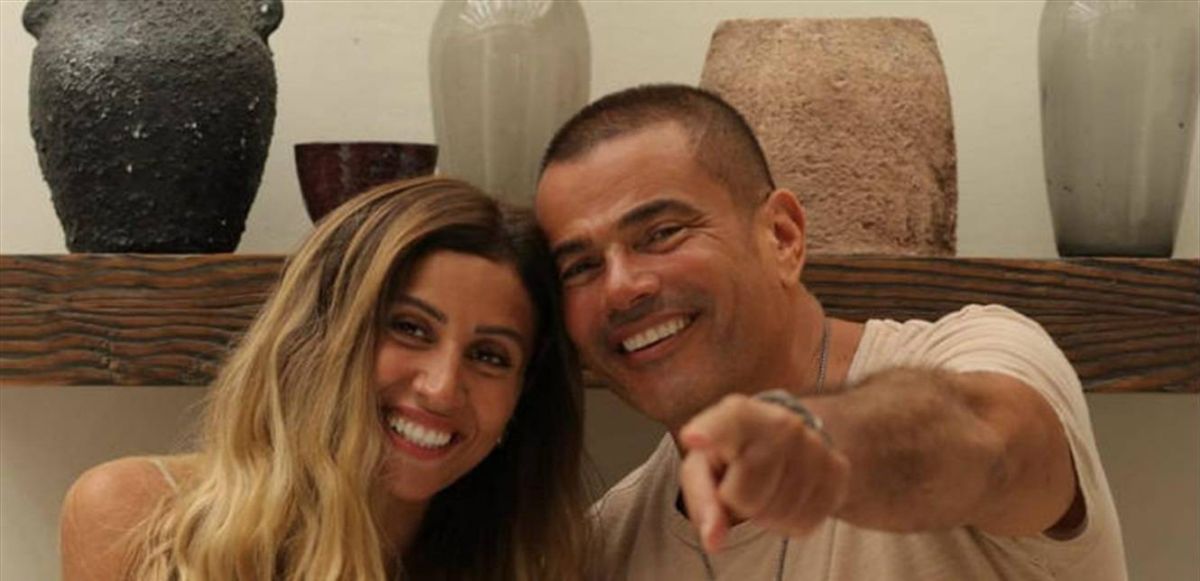 بالفيديو - عمرو دياب يتجاهل أخبار انفصاله عن دينا الشربيني بهذه الطريقة