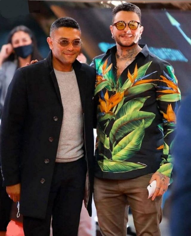 أحمد الفيشاوي مداعباً آسر ياسين: 