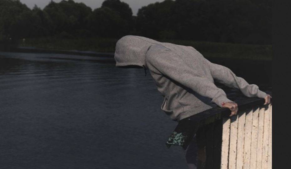 علماء يكتشفون السبب الرئيس للانتحار!