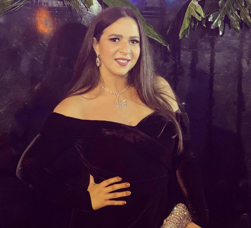 إيمي سمير غانم تتعرّض للانتقاد بسبب فيديو كوميدي عن مسحة كورونا