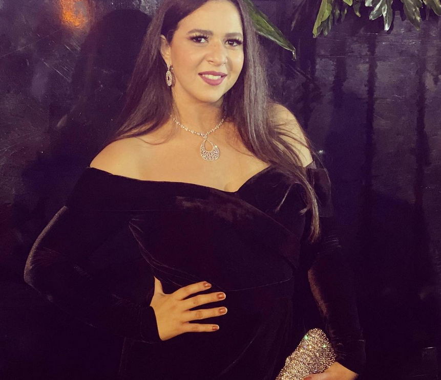 في ذكرى وفاته – صورة من طفولة إيمي ودنيا سمير غانم مع  عامر منيب تشغل الجمهور