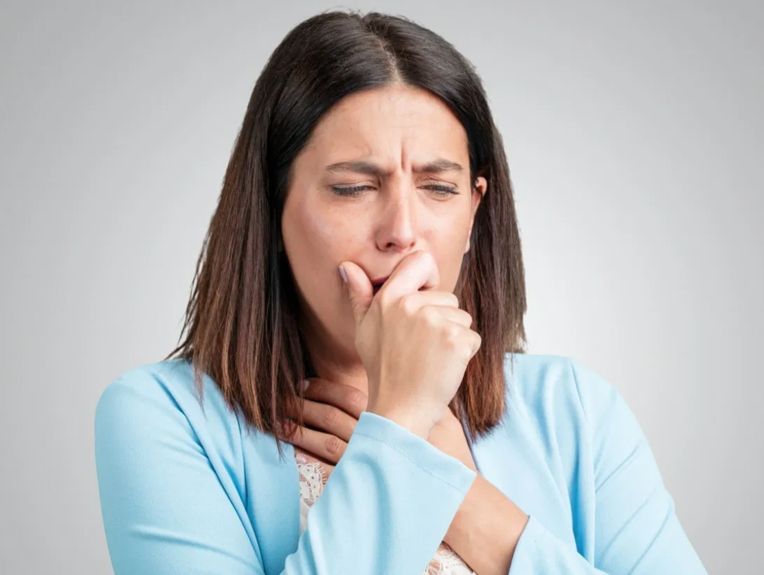 هكذا يمكنكم التخلّص من نوبات السعال في المنزل