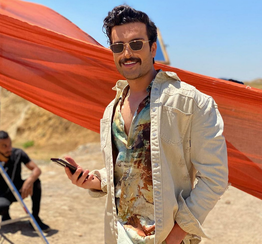 الجمهور ينشر صوراً من طفولة خطيبة مهند الحمدي... هكذا كان شكلها