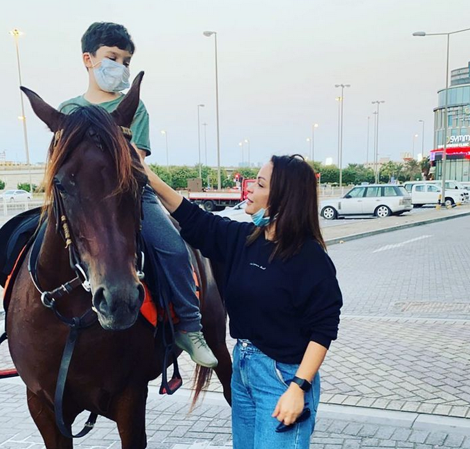 والدة حلا الترك تهاجم جدّتها مباشرةً وتوجّه إليها هذا الاتهام