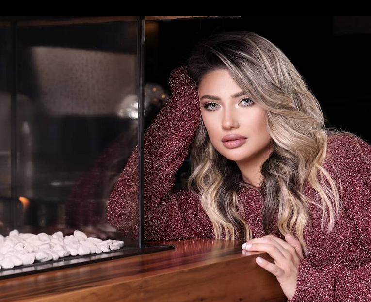 بالصورة – رسالة مؤثرة من طليقة وائل كفوري لابنتيها البعيدتين عنها في فترة الأعياد